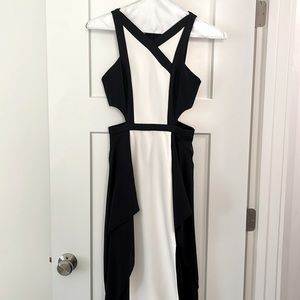 BCBGMAXAZRIA black and white Maxi dress. Size-0